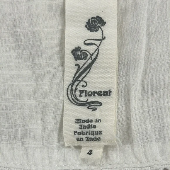 Floreat Sleeveless Ruffled Blouse - Picture 3 of 4